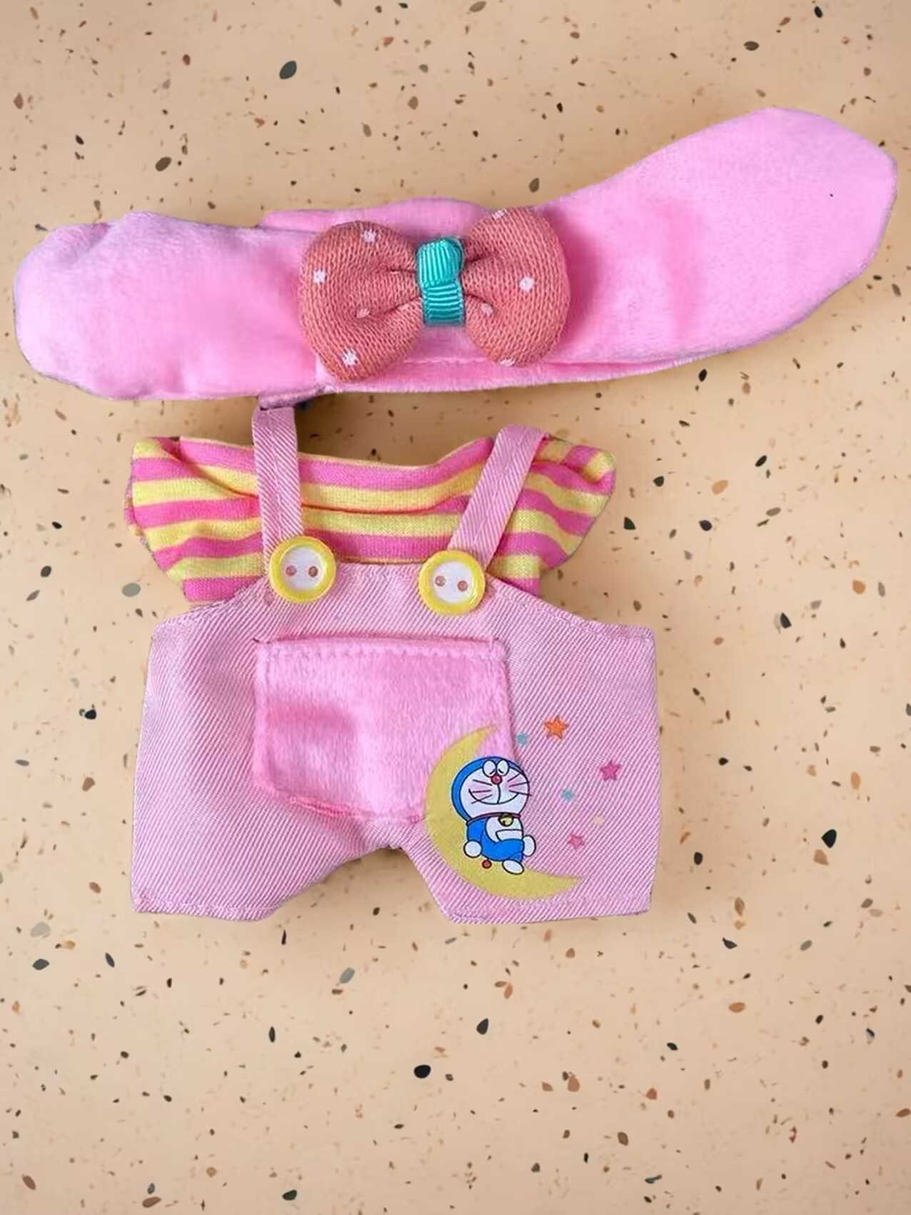 Nuevo conjunto de ropa y gorro de peluche con cara de "Sugar Glue" para muñecas, colgante de peluche, juguete Labuba, amuleto para bolso.