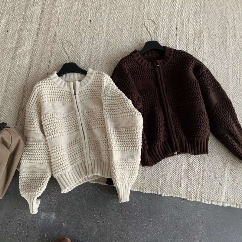 Korean Style Retro Heavy-Duty Pineapple Needle Thick Knitted Sweater Jacket for Women 2025 Winter New Loose Lazy Cardigan Korean Style Retro Heavy-Duty Pineapple Needle Thick Knitted Sweater Jacket for Women 2025 Winter New Loose Lazy Cardigan