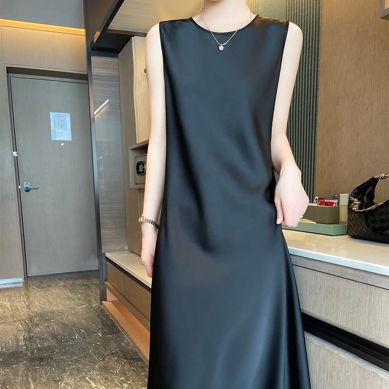 女性用のハイエンドラウンドネックシルクサスペンダードレス、シルクノースリーブの気質を備えた春夏のアセテートサテンミドル丈スカート|undefined