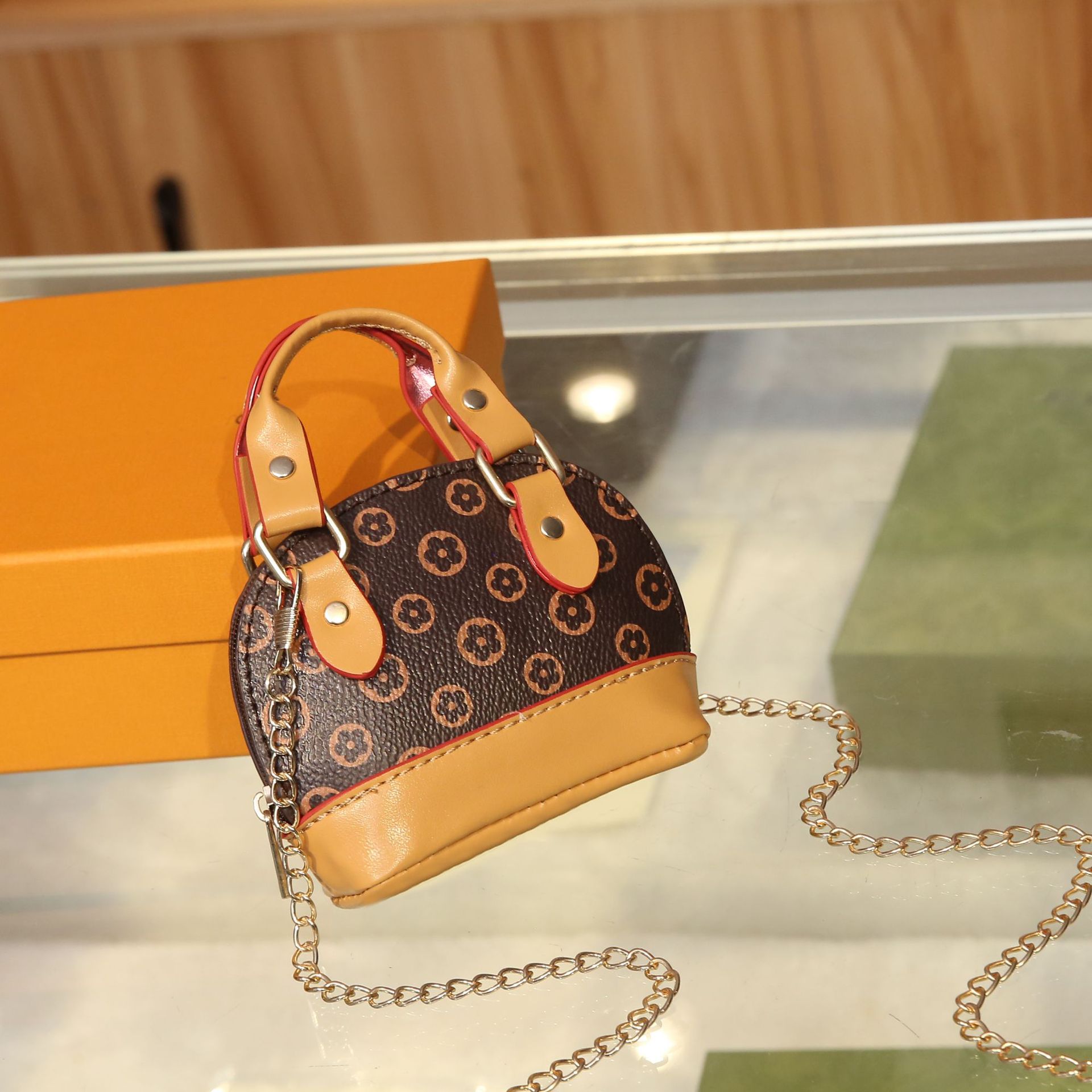 Moda explosiva, lujo ligero, retro, mini bolso pequeño, sentido de alta gama, presbiterio, temperamento de nicho, monedero diagonal portátil