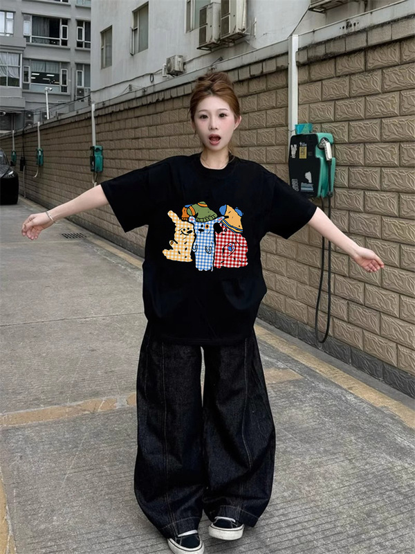 アメリカの純綿の黒い半袖のtシャツの女性の夏の新型のデザイン感の小さい大衆のゆったりしている大きいサイズの半袖の太ったMMの上着の潮|undefined