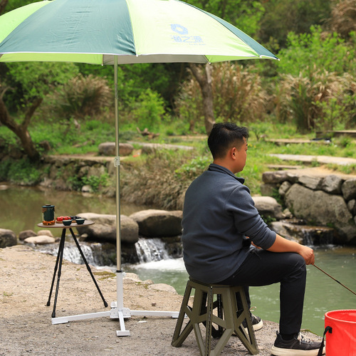 Outdoor beach sun umbrella advertising umbrella base four-legged tripod bracket foldable/portable umbrella stand cross umbrella base