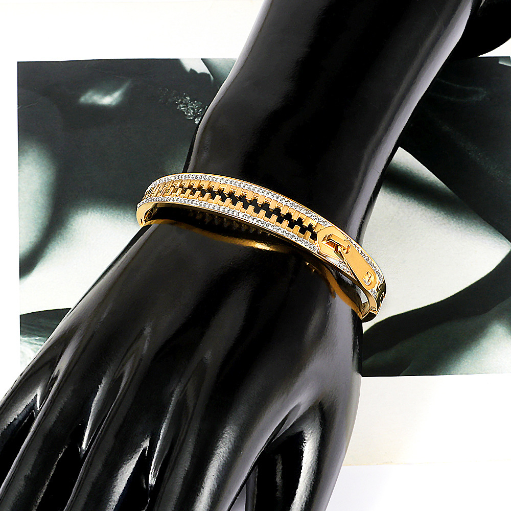 Geometric Pattern Women'S Gender Casual Lady Geometric Stainless Steel Rhinestones Bangle In Bulk