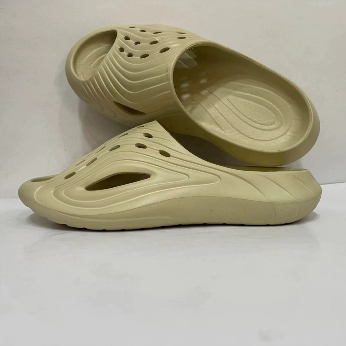 Тапочки имеют легкий внешний вид, роскошные домашние пары выходят на нескользящие и быстросохнящие новые тенденции