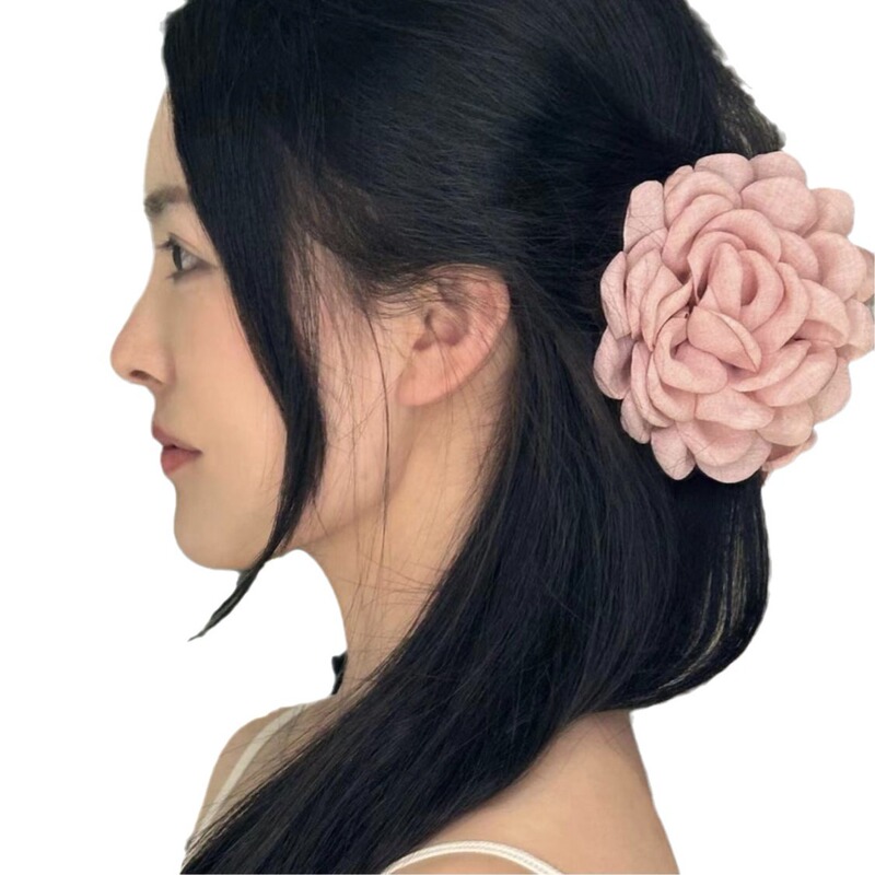 レトロな雰囲気感のバラの花の高級な後頭部の髪を挟んでフランスの気質のサメの髪を挟んで髪を挟んで女性を飾ります。|undefined