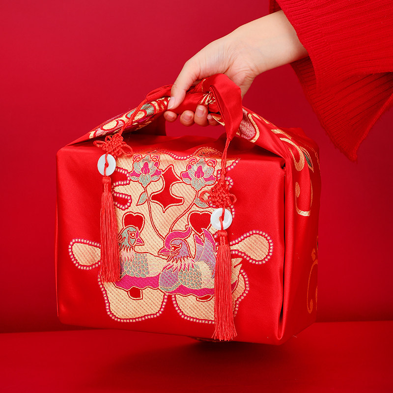 Boda de cuero envuelto novia dote rojo bordado dragón y Fénix gran cuenca de la boda paño envuelto paño rojo suministros de la boda al por mayor