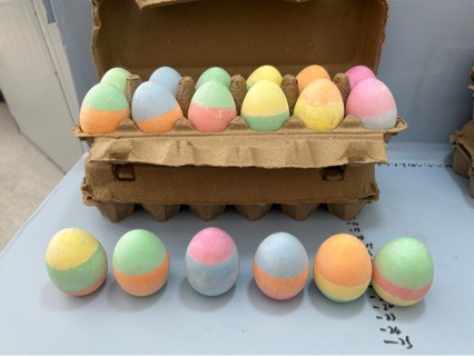 ����ڲʺ�3ɫ�����۱ʣ���װ�ʵ������ǰ�װ6��12װ������ֽ�а�