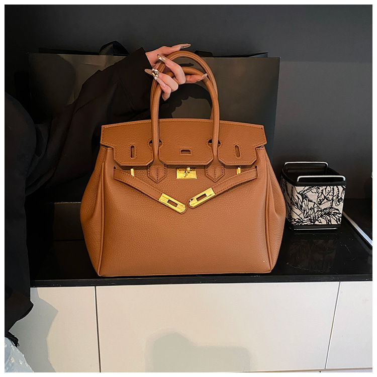 Fashionable All-match Commuter Large Capacity Platinum Kelly Bag Women's Stylish Niche Design High-end Texture Light Luxury Crossbody Bag Fashionable All-match Commuter Large Capacity Platinum Kelly Bag Women's Stylish Niche Design High-end Texture Light Luxury Crossbody Bag