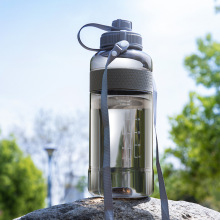 明霞大容量塑料杯创意户外吸管杯水壶运动健身太空杯便携水杯子