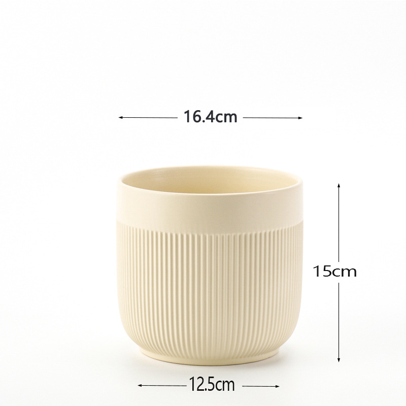 Lemon tulle large (with plastic base)