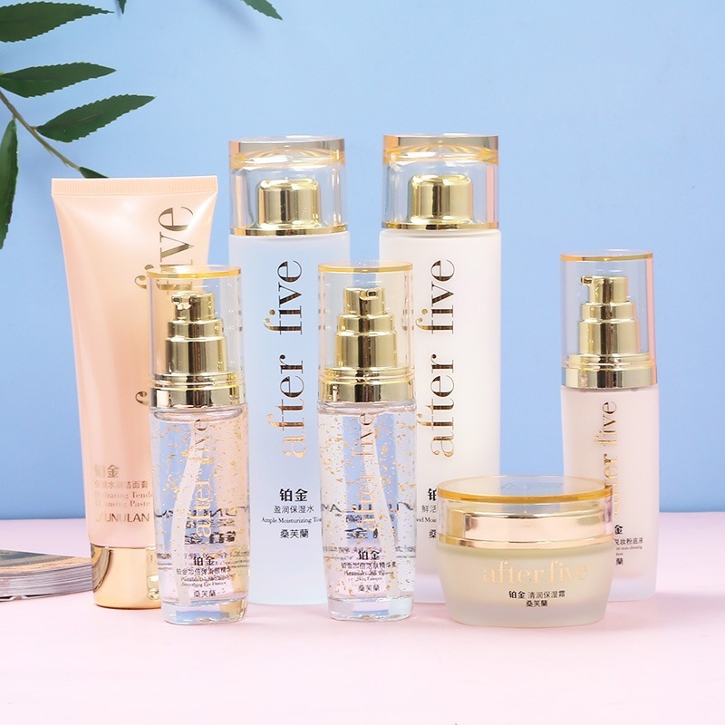 Refreshing platinum cream, moisturizing toner for skin care, foundation, essence