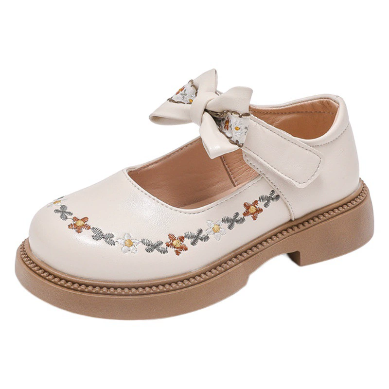 Маленькие кожаные туфли для девочек, милые детские туфли принцессы, новый стиль весны и осени 2025 года, детские туфли на плоской подошве с вышивкой, туфли для выступлений для девочек.