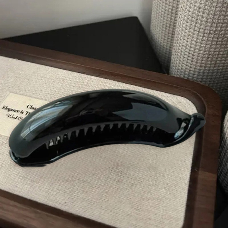 La cabeza posterior de la mujer de banana torcida de alto rendimiento torcida clip de cabello semi-combinaje clip de cabello horizontal clip de cabello