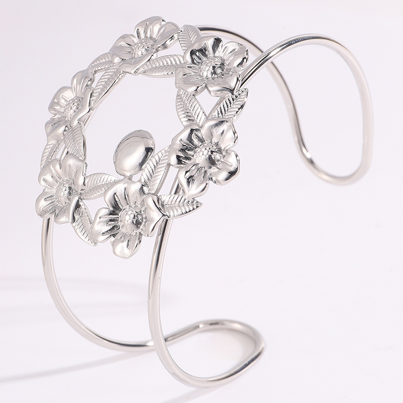 Brazalete de flores anchas de moda europea y americana no se desvanece abertura brazalete de acero de titanio se puede bañar brazalete exagerado al por mayor