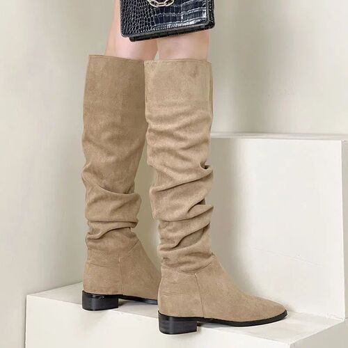 Knee-high boots for girls, suitable for autumn and winter of 2024, new style, thick-heeled, high-top, pointed toe, fashionable, Western cowboy boots.