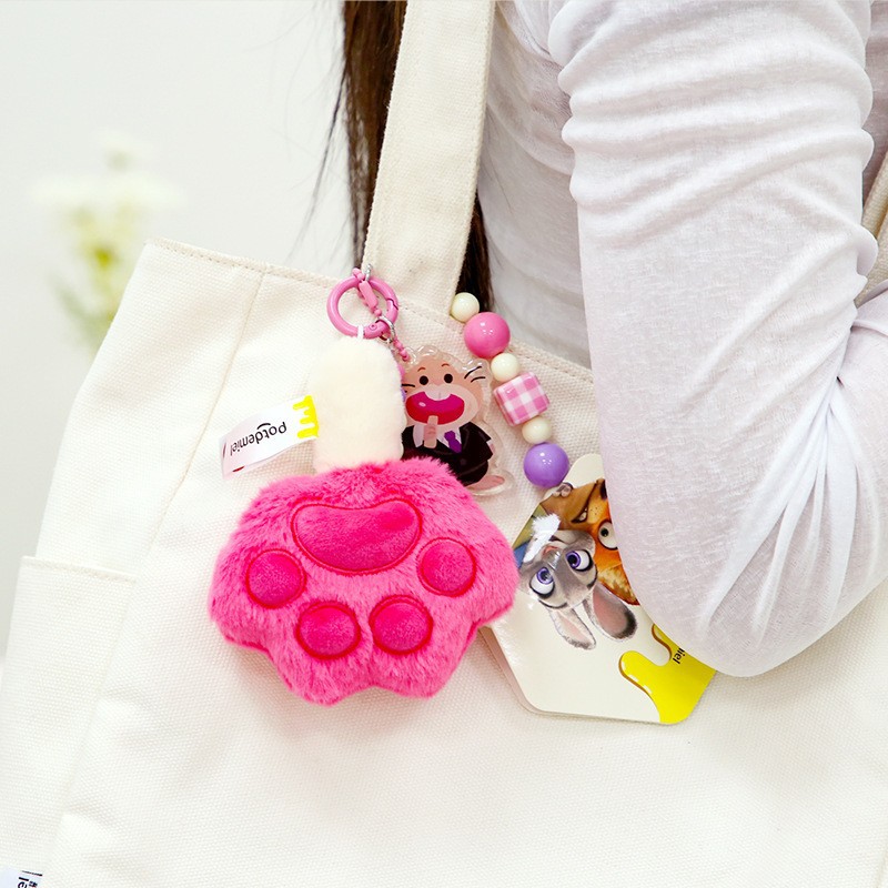 Genuine Disney autorizó la nueva muñeca de peluche Strawberry Bear Pooh Stitch juguete colgante de tres ojos