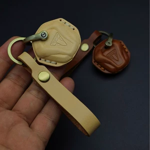 Suitable for Triumph T100 Motorcycle Key Cover Genuine Leather T120 Retro Buckle High-End First-Layer Cowhide Key Case