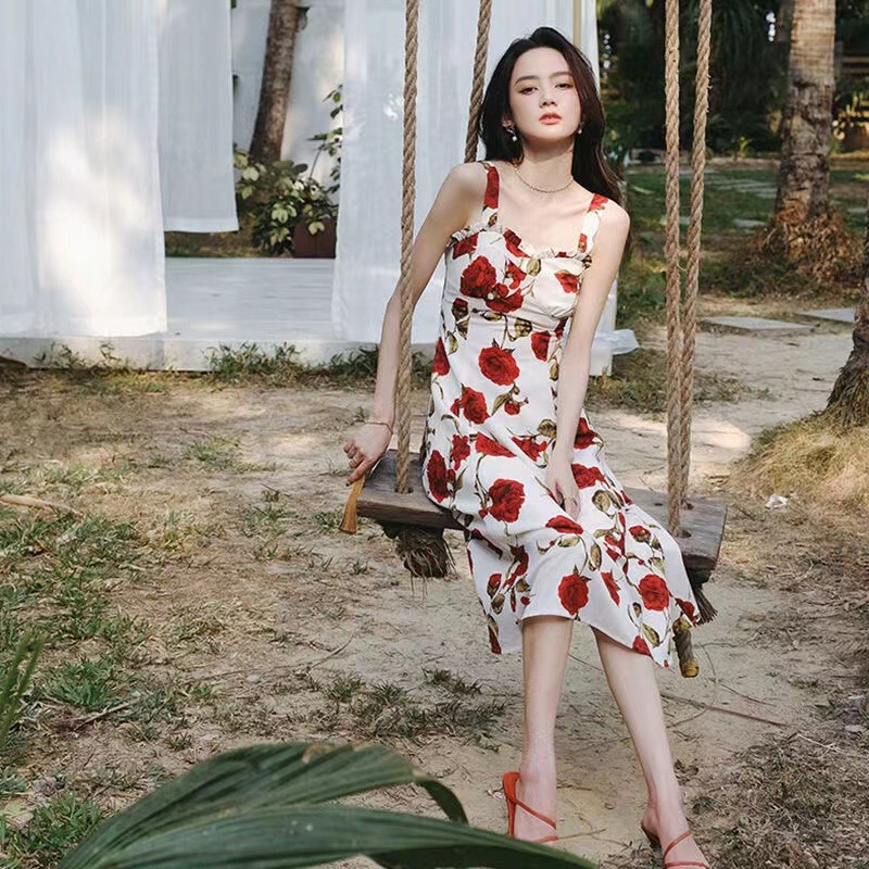Floral skirt 2022 summer sleeveless dress women's French style dress design sense niche new skirt