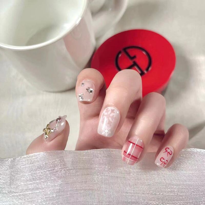 Nail home Christmas and winter atmosphere feeling Garland wear Nail pure hand-painted Plaid high-grade white manicure