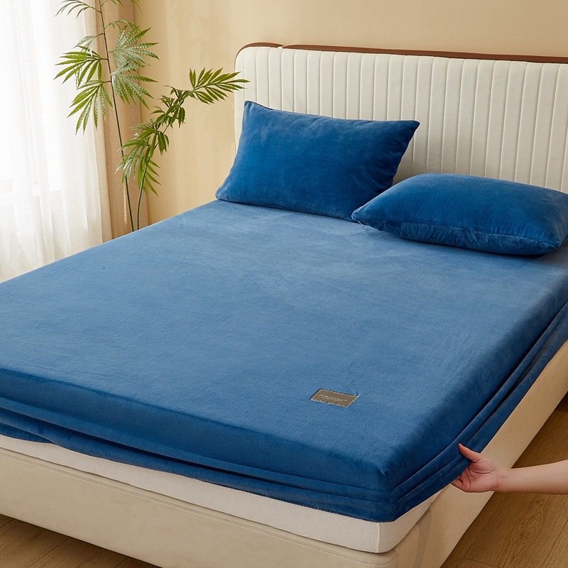 Pure color simple milk velvet bedspread Simmons mattress protective cover winter coral velvet bedspread Nantong factory wholesale
