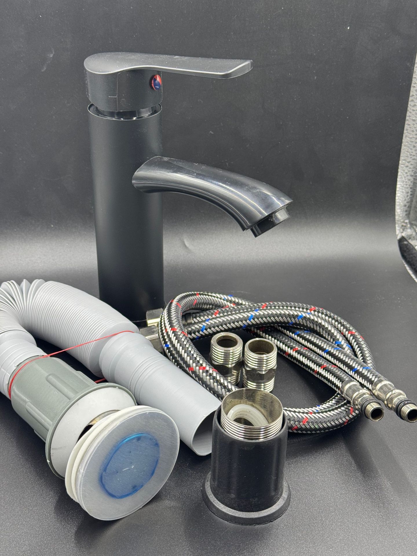 Cold and hot water faucets, single-hole bathroom cabinets, washbasins, washbasins, washbasins, bathroom countertop basins, faucets, drainage accessories undefined
