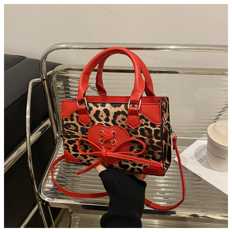 337g Weight Synthetic Leather Lining Material Zipper Closure Type Single Shoulder Strap Strap Type Crossbody Bag Bags Type Casual, Shopping Occasion Pu Leather Material Leopard Pattern All Seasons Season Women's Gender Streetwear Style Square Shape Medium Size Women's Medium Pu Leather Leopard Streetwear Square Zipper Crossbody Bag 15