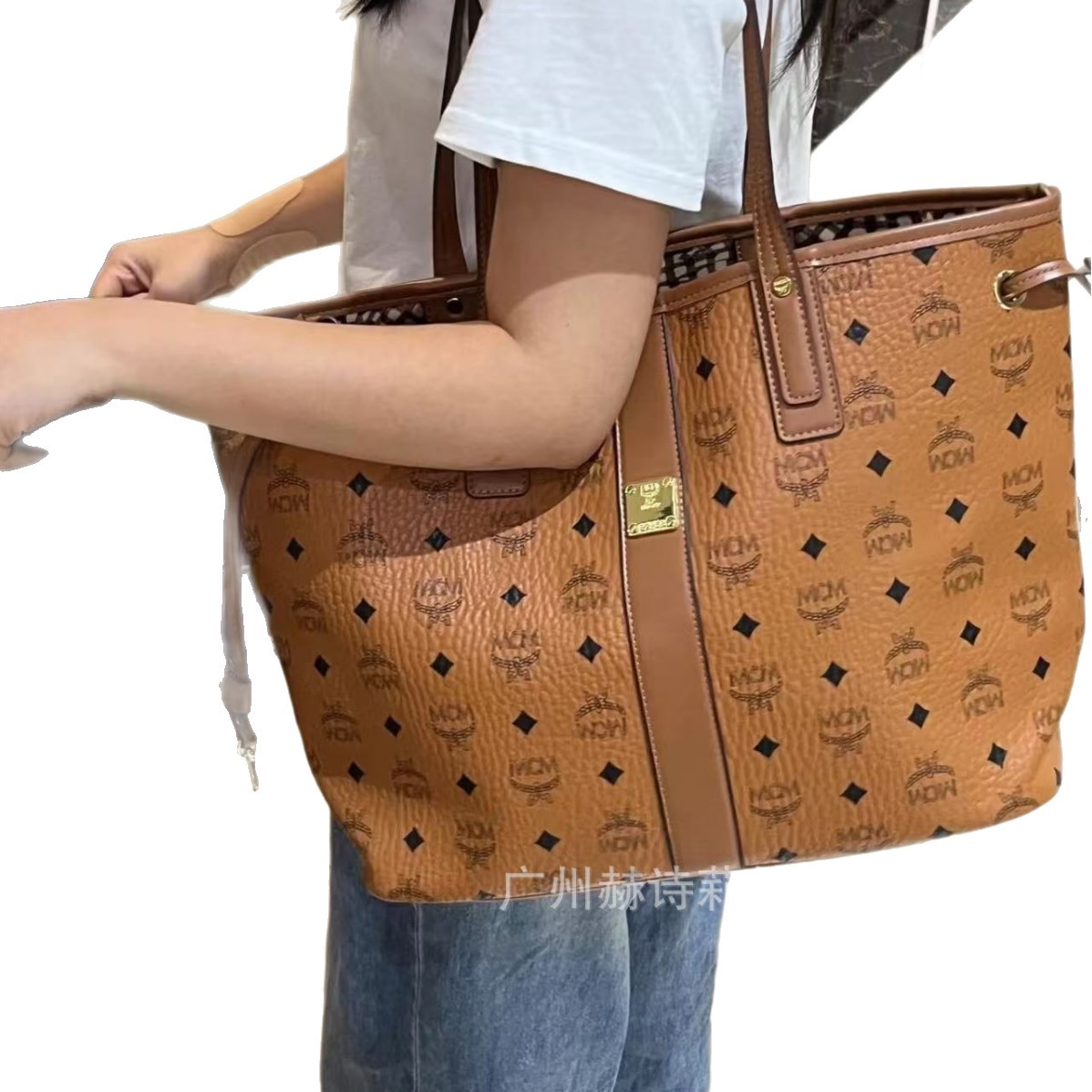 New MC Print Mother-Daughter Tote Bag Large Capacity Crossbody Fashion Versatile Underarm Commuter Women's Bag - Thumbnail 5