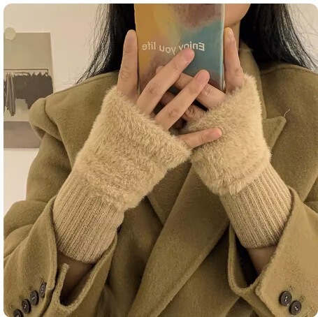 保暖防寒手套女秋冬女ins水貂绒毛绒黑白色可爱办公半指学生手套|undefined