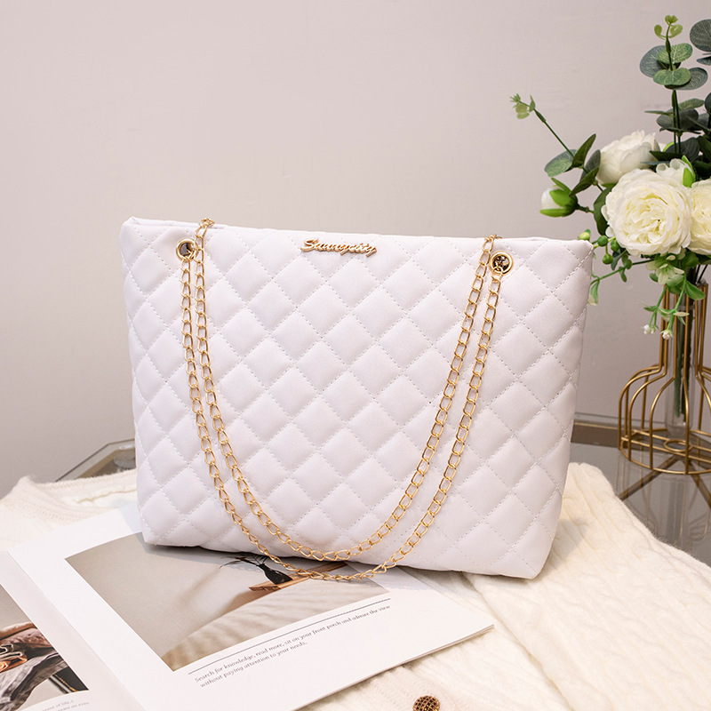 2024 bolsas de cadena de alto nivel de diamante bordadas bolsas de hombro S marca de gran capacidad bolsas de cubo comercio exterior al por mayor