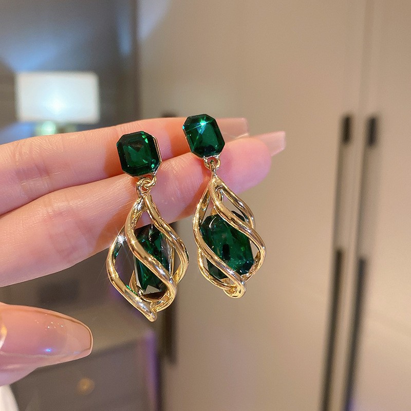 Temperamento de pendientes verdes pendientes ligeros lujosos de alto nivel sensación de pendientes zircon flores joyas geométricas al por mayor fábrica