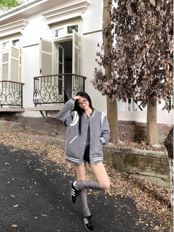 棒球服外套女设计感拼接2025秋季新款美式宽松灰色减龄学院风上衣|undefined