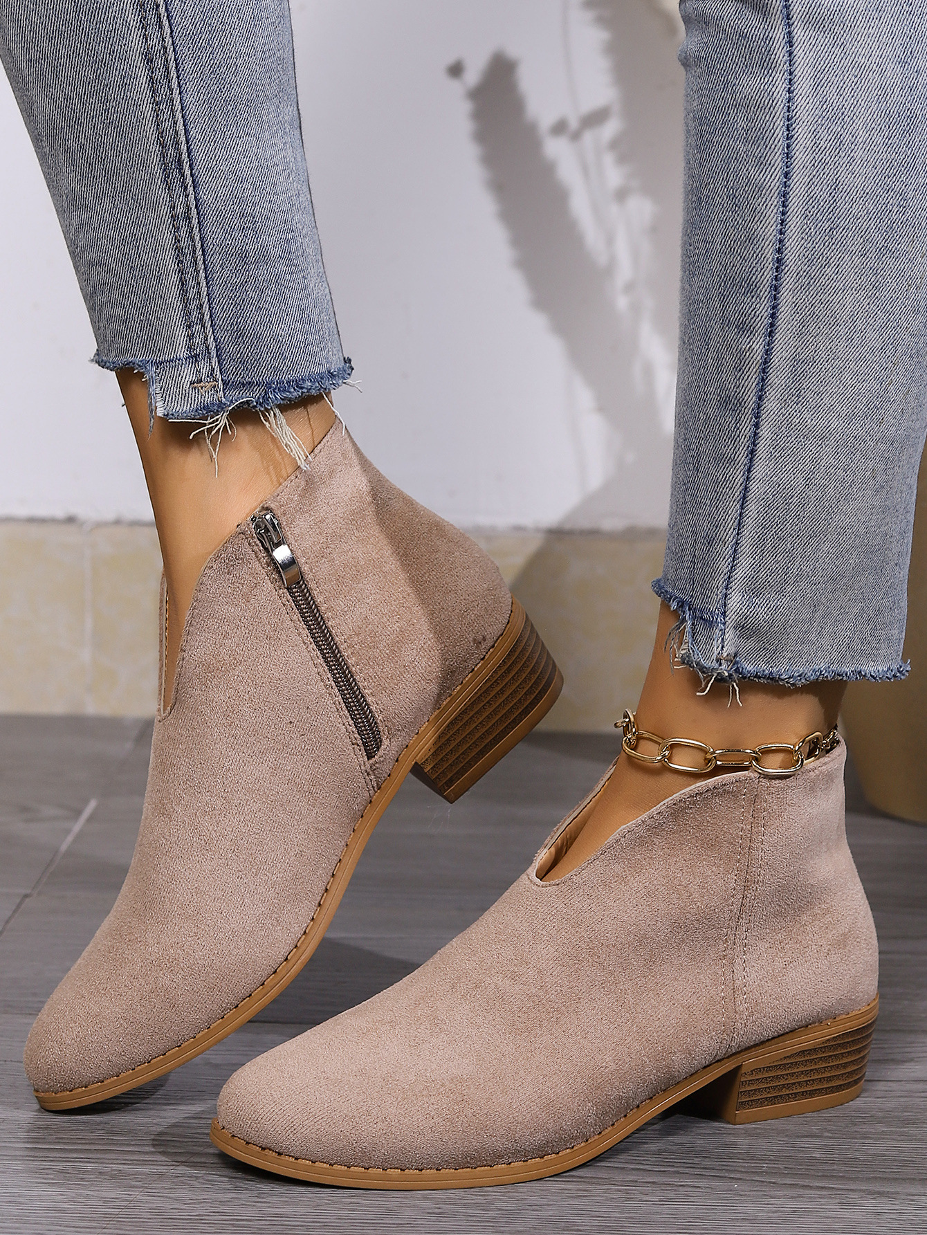 Ženski škornji velike velikosti Enobarvni škornji z debelo peto_voghion.com