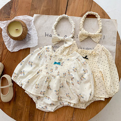 Korean-style one-piece romper set with head accessory, autumn outfit for baby girls, long-sleeved polka dot floral triangle crawl suit for newborns