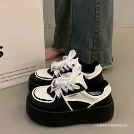 爆款高级感百搭小白鞋增高厚底板鞋女2025新款秋冬休闲运动松糕鞋