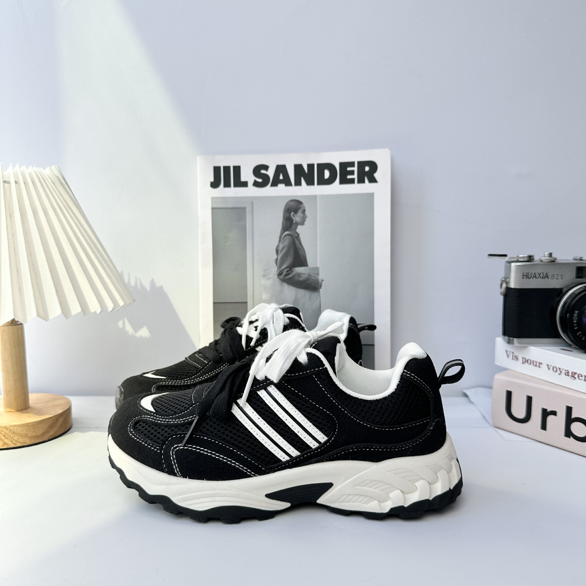 Zapatos deportivos y casuales de ondas distantes para niños y niñas en otoño de 2025 nuevos tipos de explosión, todos los tipos de zapatos de skate de suela gruesa ligera para padres