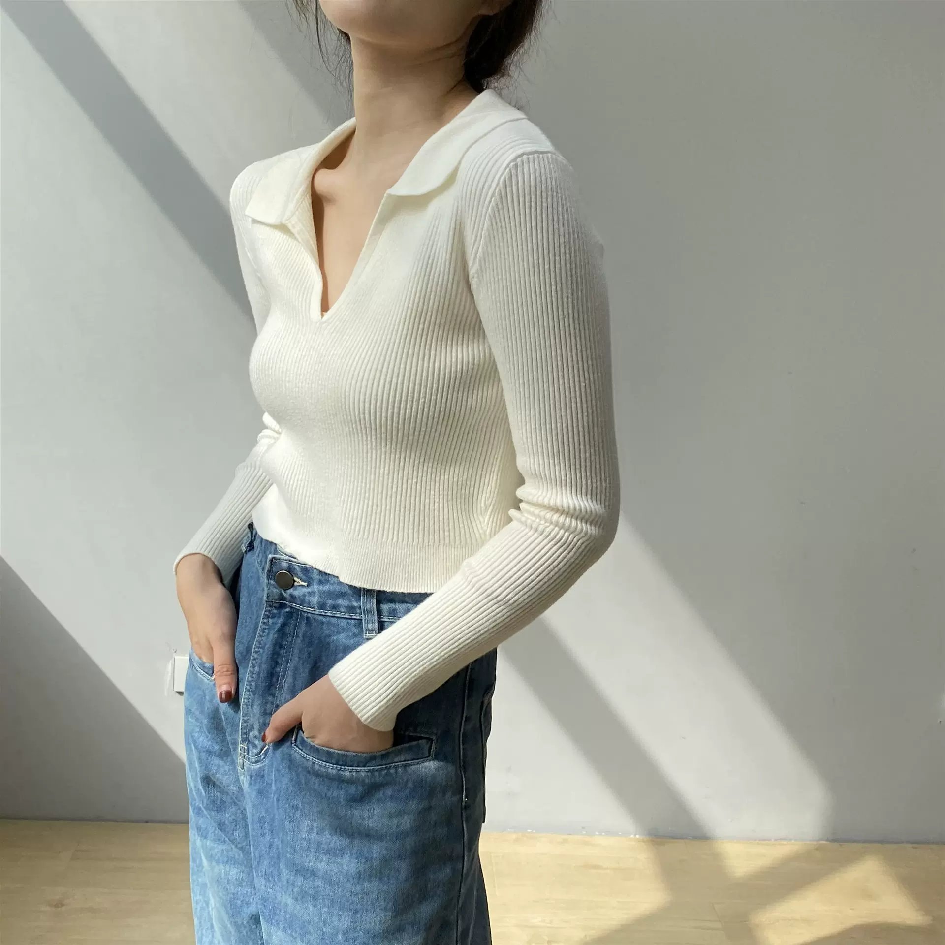 嘉织早秋气质款针织衫内搭女短款修身显瘦v领打底上衣B8139