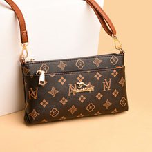女士手拿包女斜挎包新款小方包欧美女包中年妈妈包时尚婆婆单肩包