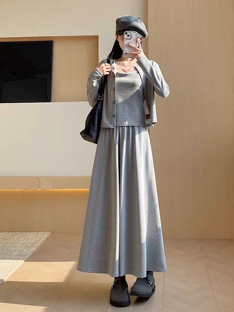 Three -piece of dark gray