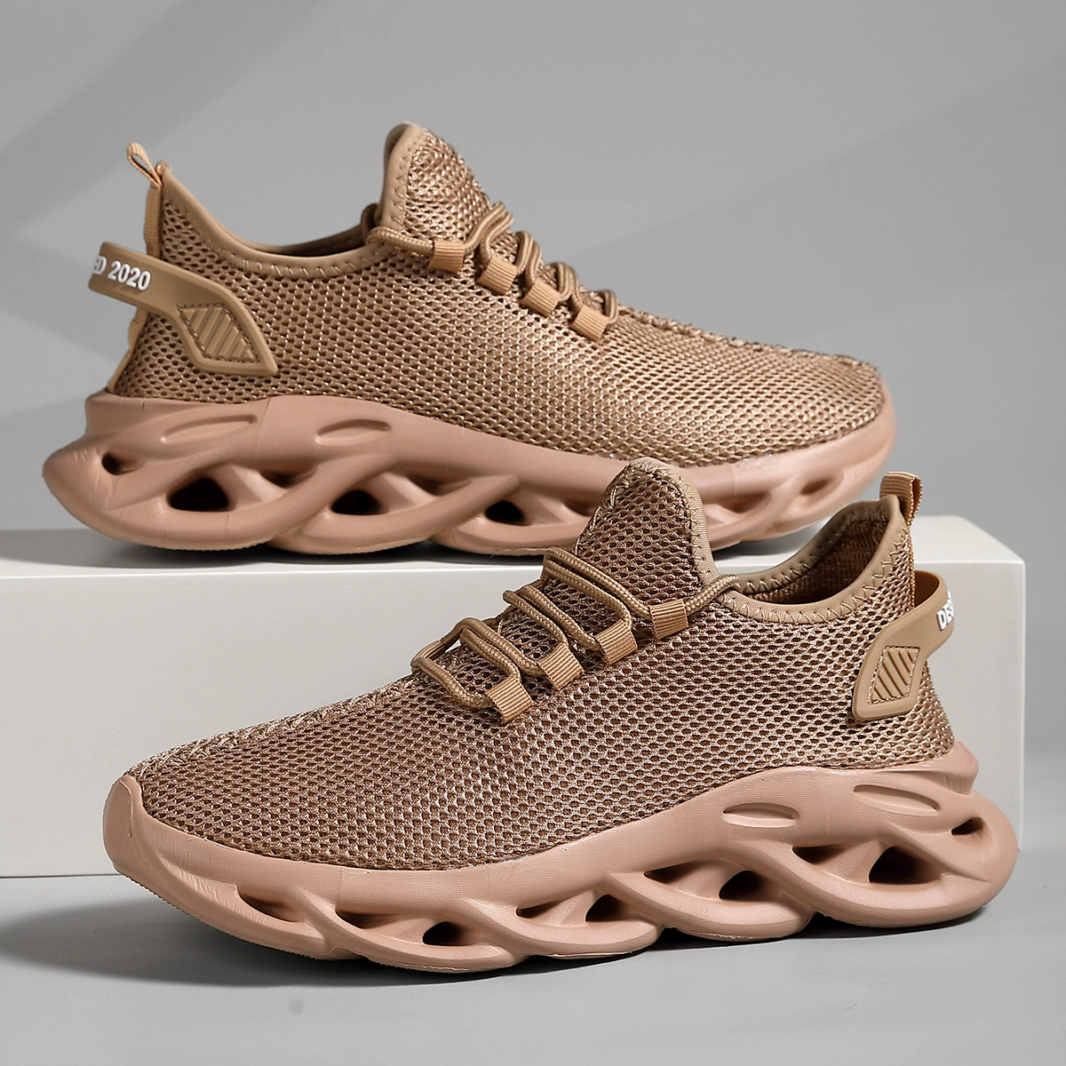 Мужские кроссовки весна 2026: Новинка, большие размеры, модные, повседневные, универсальные, легкие, дышащие, сетчатые, на холодной клеевой основе