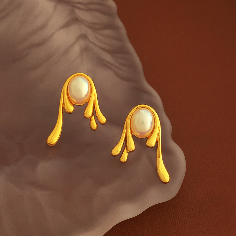 Retro Geometric Copper Ear Studs Plating Artificial Pearls Copper Earrings 1 Pair