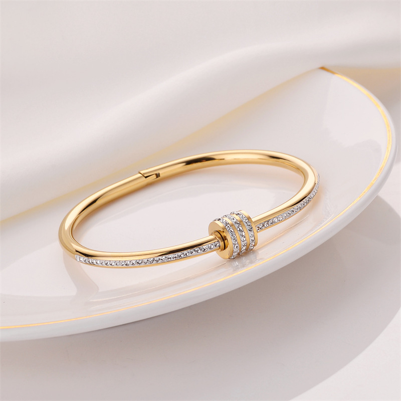 Minimalist Crystal Bracelet For Women Elegant Diamond Inlaid Bangle_voghion.com