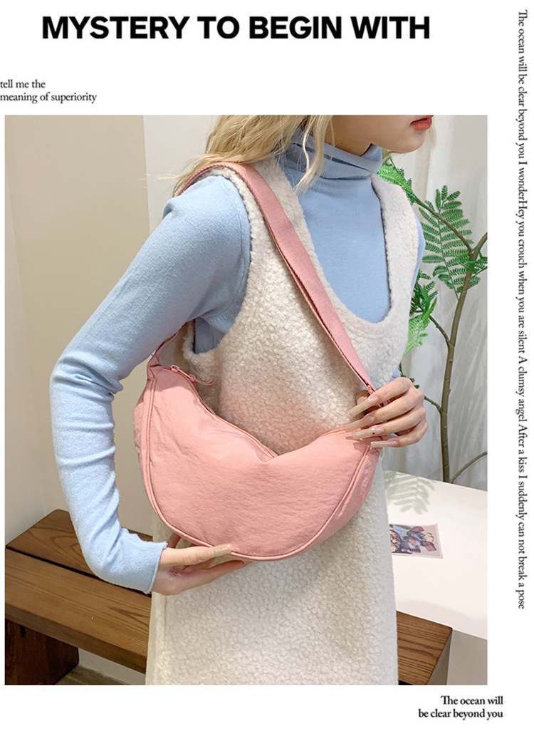 Women's Small Nylon Solid Color Streetwear Sewing Thread Dumpling Shape Zipper Underarm bag 23L display picture 4