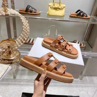 Women's thick-soled sandals for Arc de Triomphe 2024 Summer new retro rivet three-strap open toe slippers for outer wear Roman sandals
