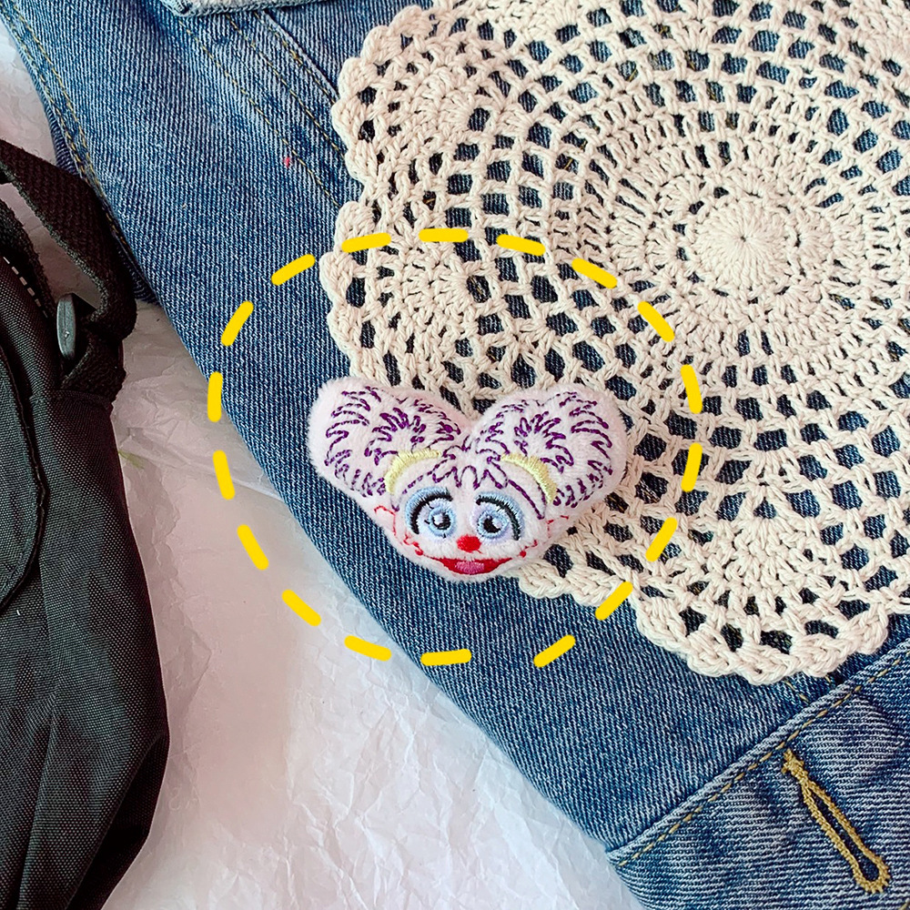 Lindo de dibujos animados creativo Boca Grande cocodrilo muñeca tridimensional broche ropa bolsa accesorios suave lindo ojo grande monstruo PIN