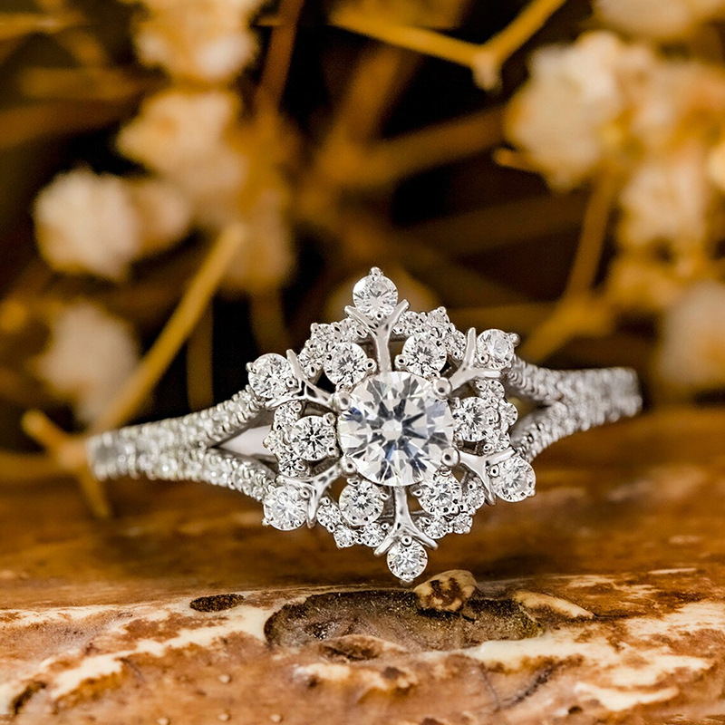 Snowflake Inlaid Ring Silver Plated Elegant Wedding Band Gift_voghion.com