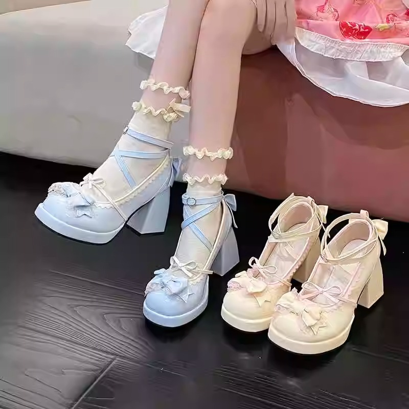 Zapatos Lolita temperamento marigen impermeable tacones gruesos correa de arco dulce zapatos Lolita