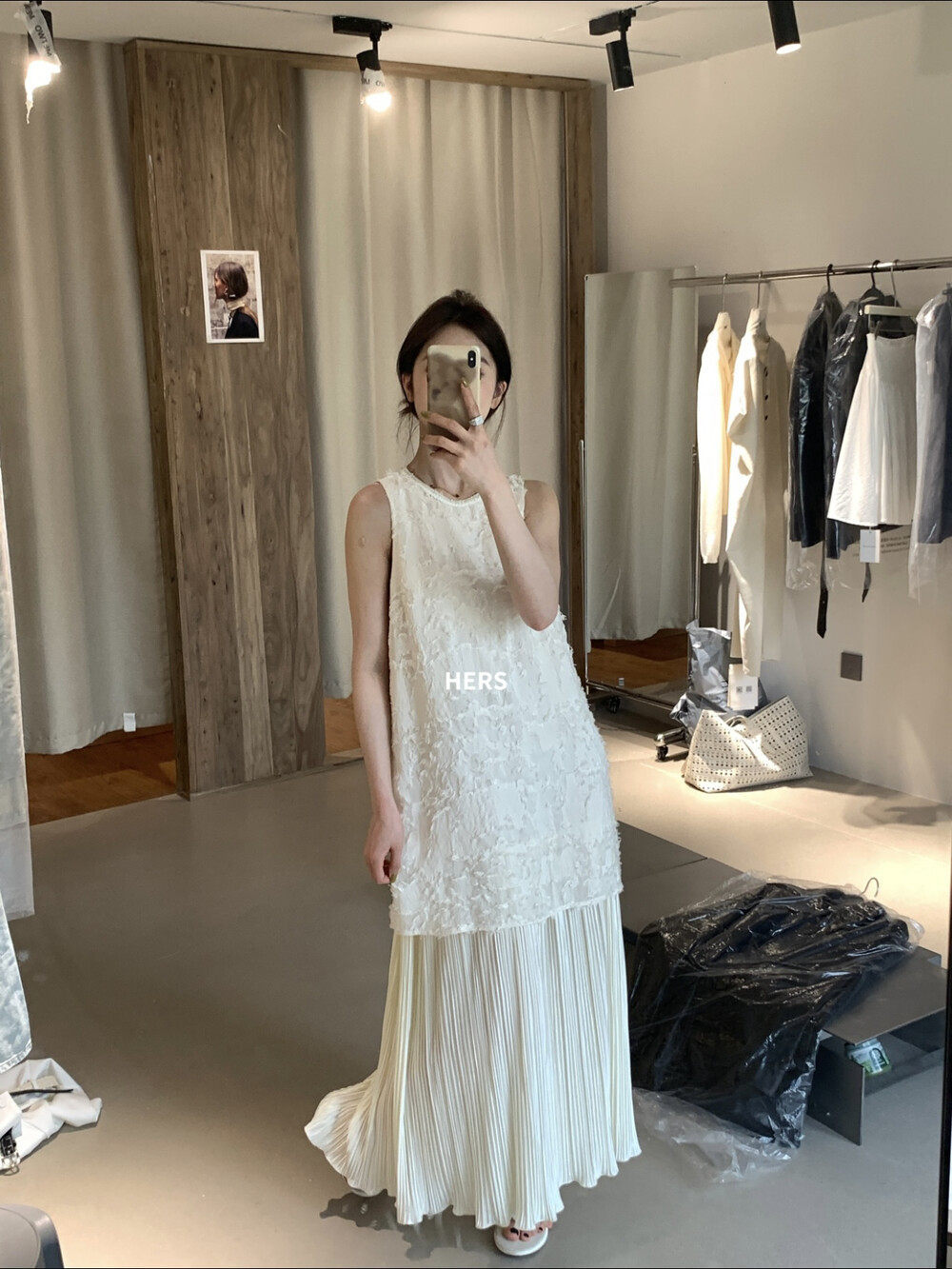 Đầm maxi nữ thắt eo cổ tròn không tay ren phối quý phái — màu đen, màu trắng chi tiết 9