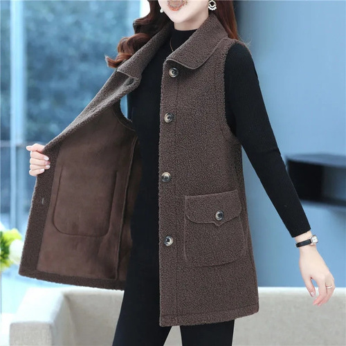 Lamb wool slimming mid-aged women's jacket with padding and thickness, plus-size MM mother's outfit, sleeveless vest with buttons, sweatshirt style