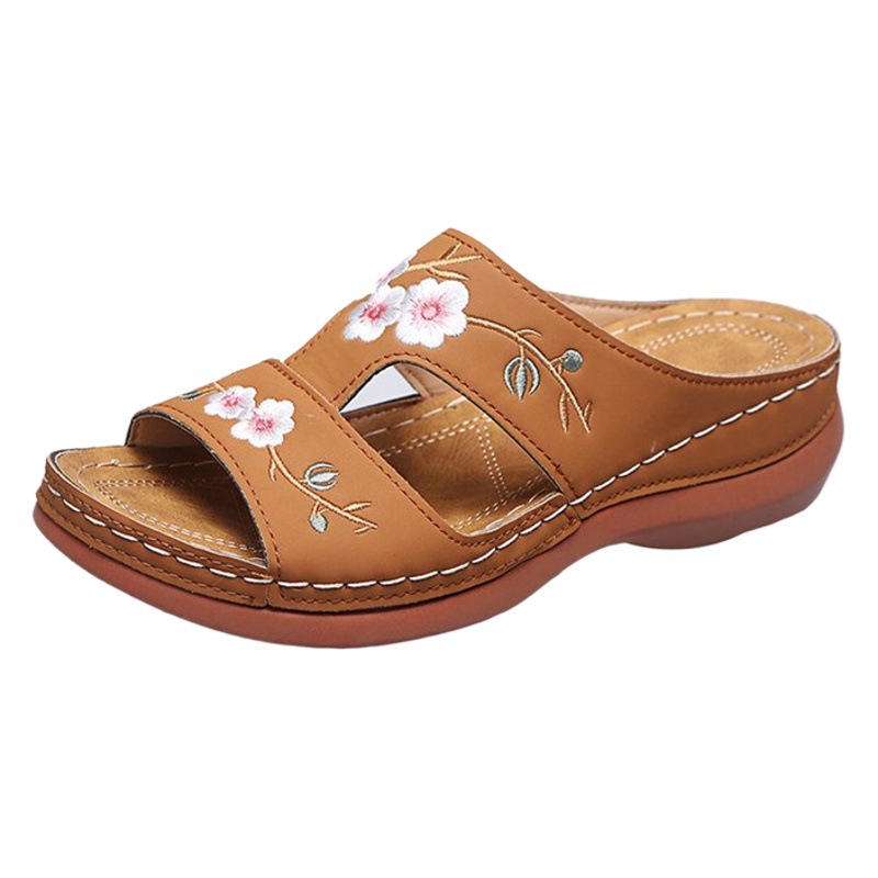 2021 Comercio exterior más tamaño zapatillas de una línea zapatos romanos de verano para mujer Sandalias de plataforma de cuña sandalias de mujer de flores bordadas
