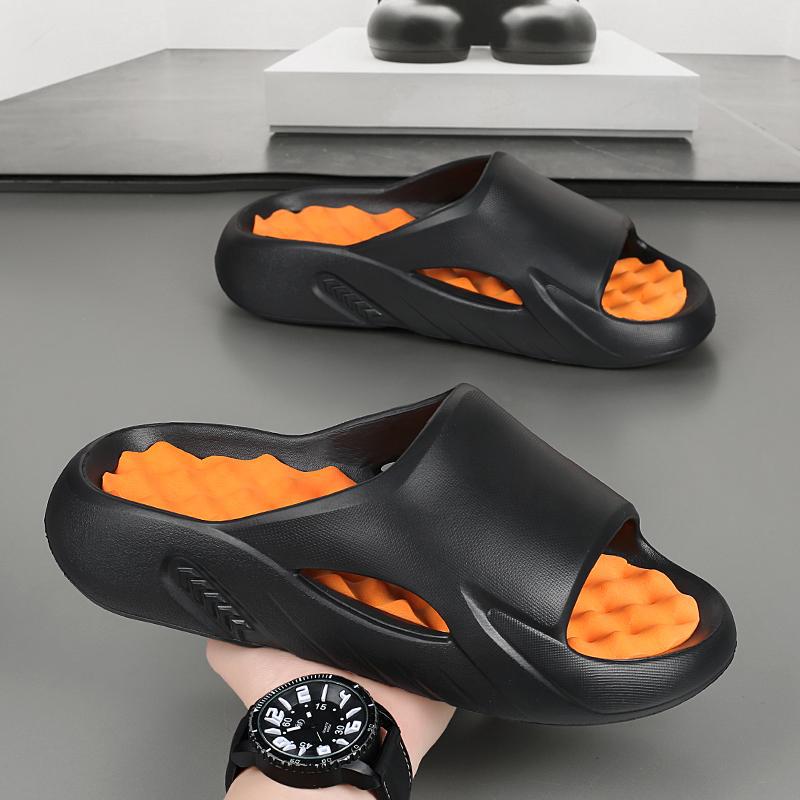 Summer Outdoor Slippers for Men, Foot Massage, Thick-Soled Non-Slip Slippers, Camping Style Breathable Slippers for Men